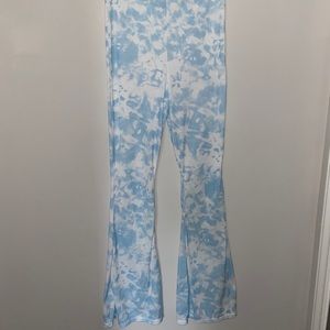 Prettylittlething Blue tie dye flare yoga pants